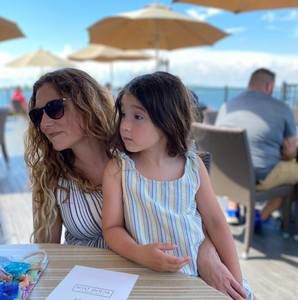 Meet your Posher, Hayley